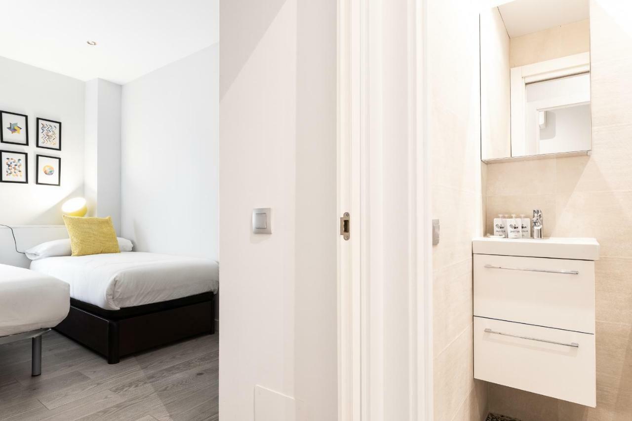 Apartamento Bnbholder Black & Yellow Design Sol Madrid Exterior foto