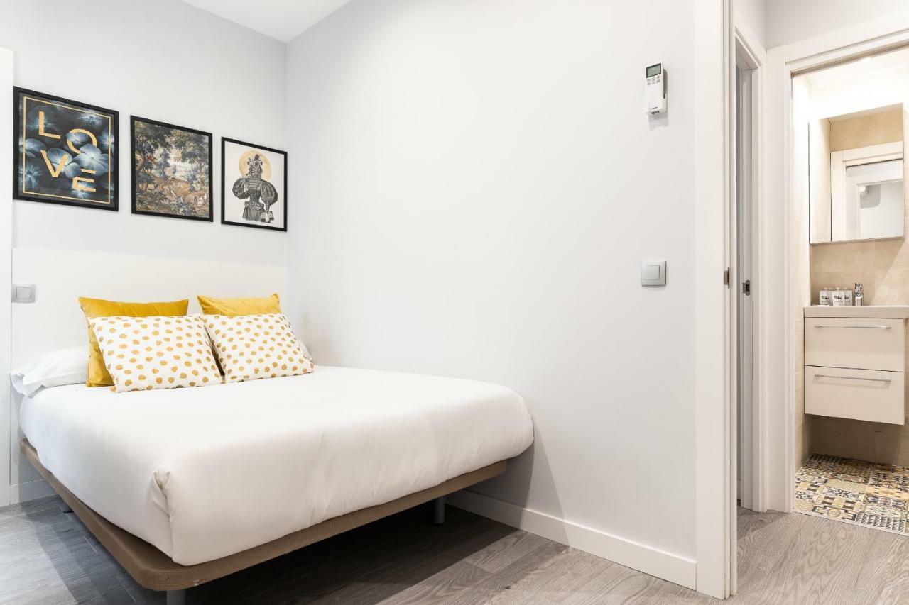 Apartamento Bnbholder Black & Yellow Design Sol Madrid Exterior foto